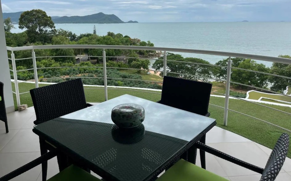 Pure Penthouse Condo at Sunshine Beach