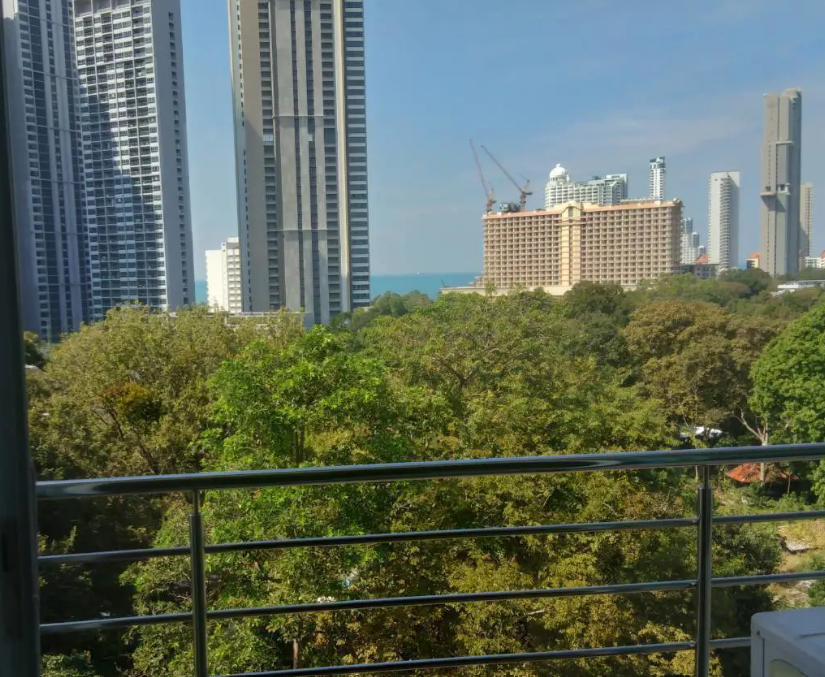 Privacy Condo Wongamat for rent